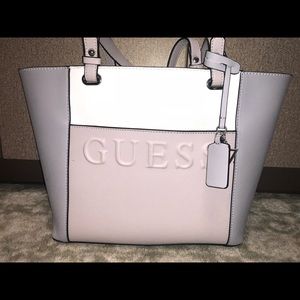 Guess purse. Lightly used. Great condition.